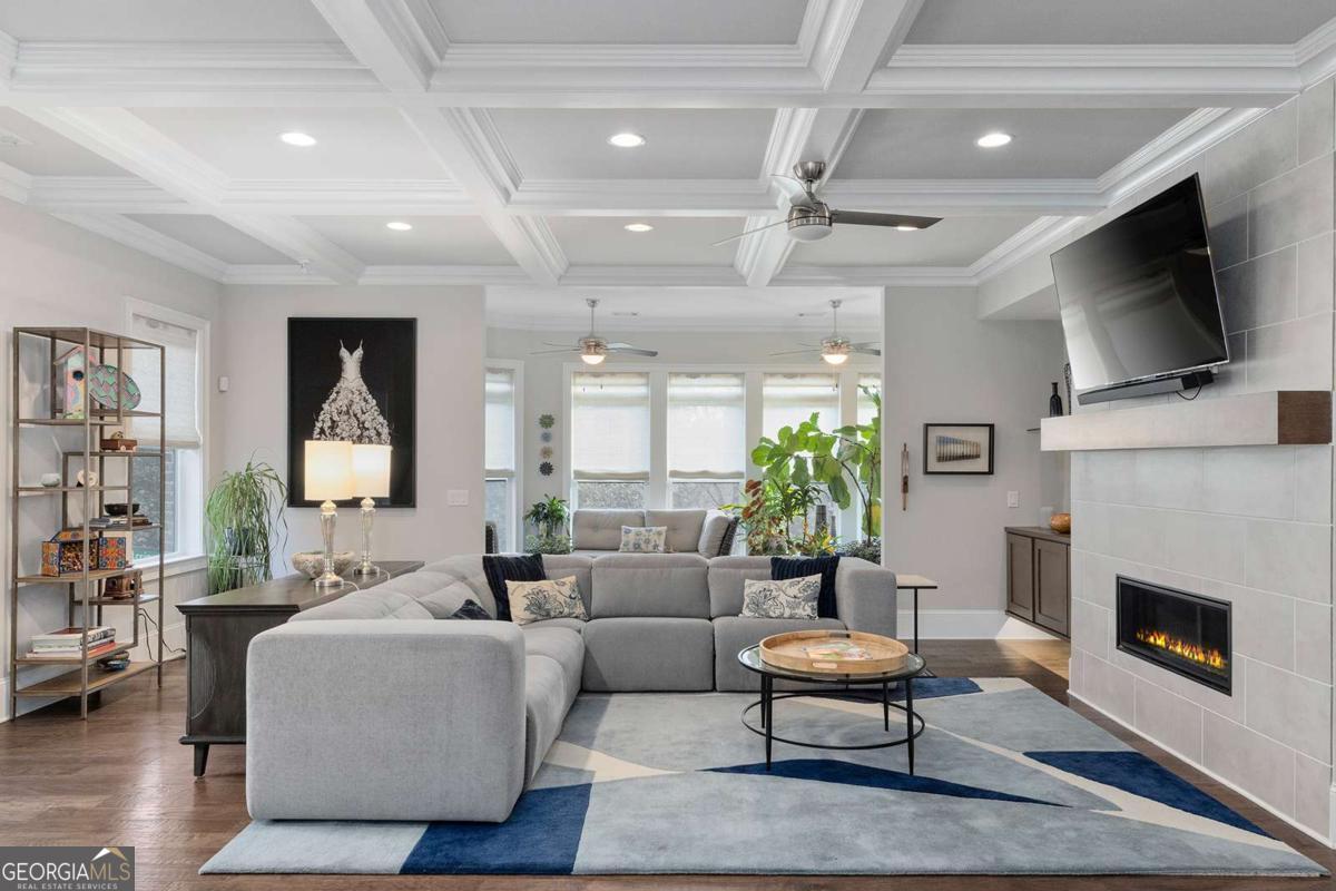 2000 Arrington LN NE