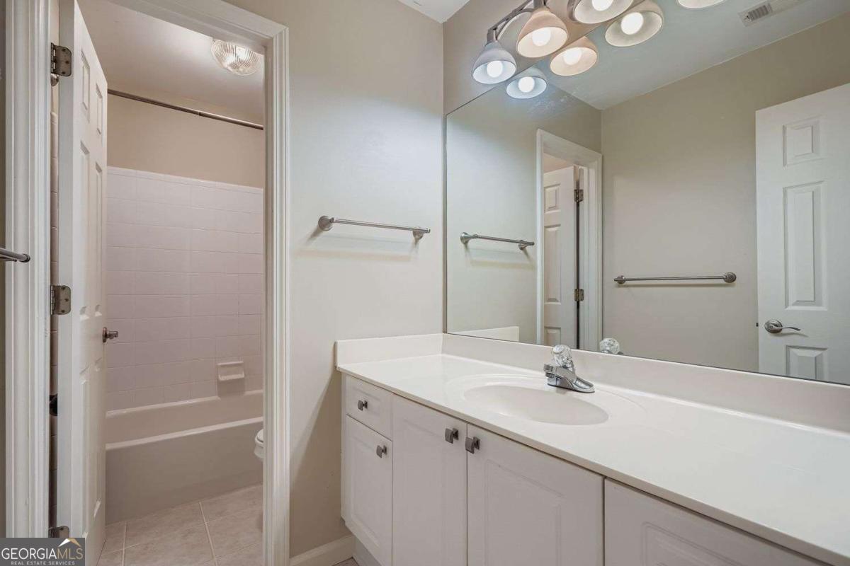 Abbots Pond - Residential Lease