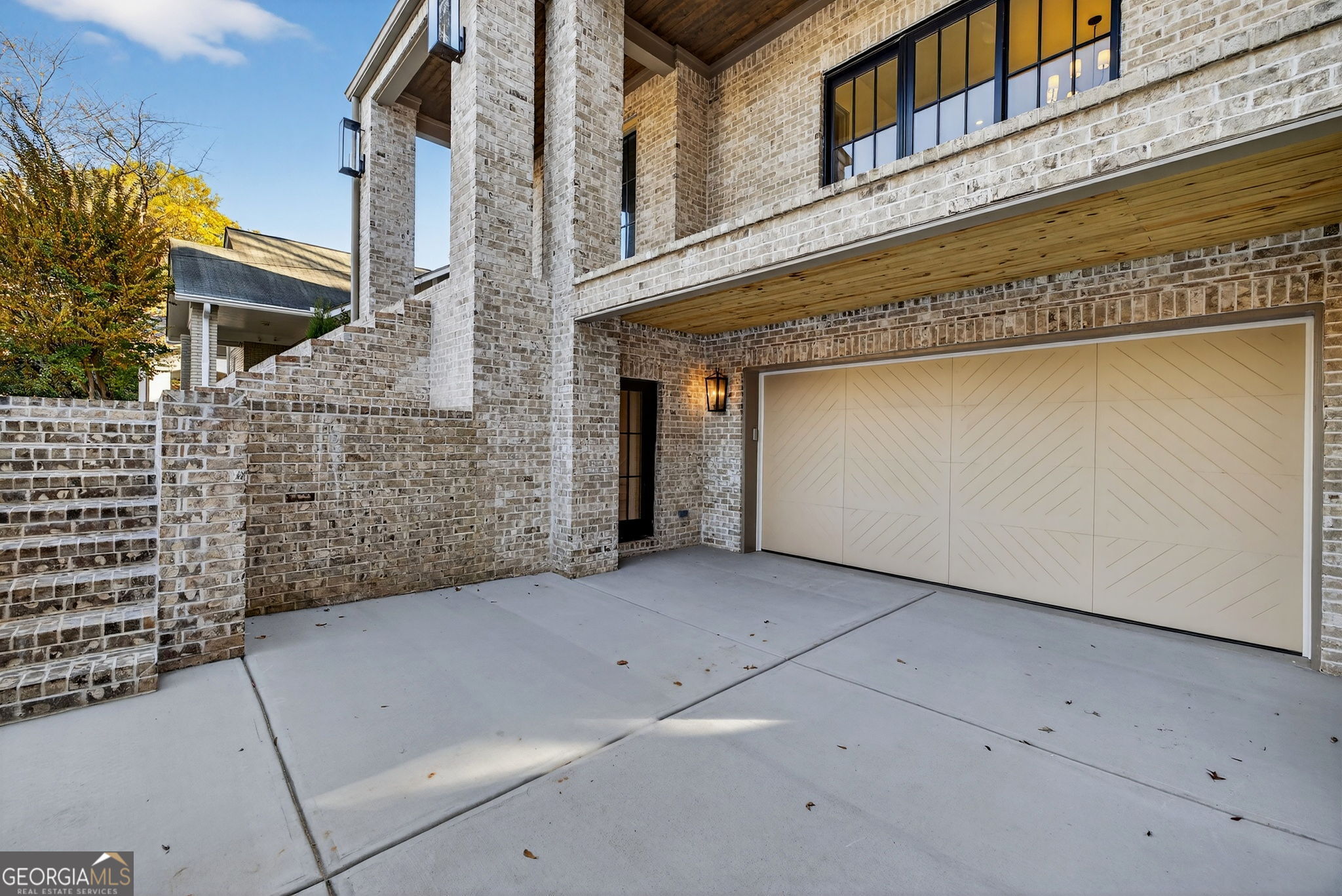 991 Courtenay DR NE