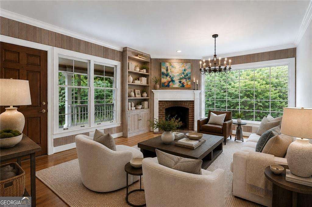 1037 Davis DR