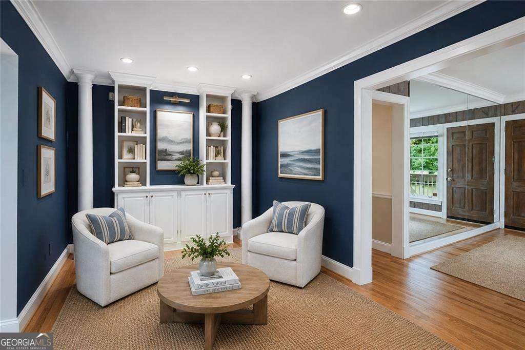 1037 Davis DR