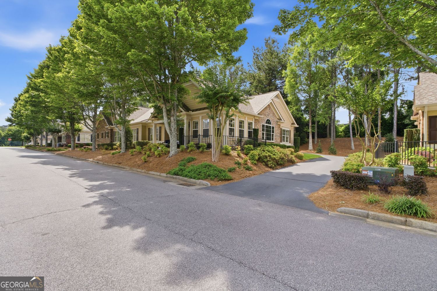 1035 Brook Knoll LN