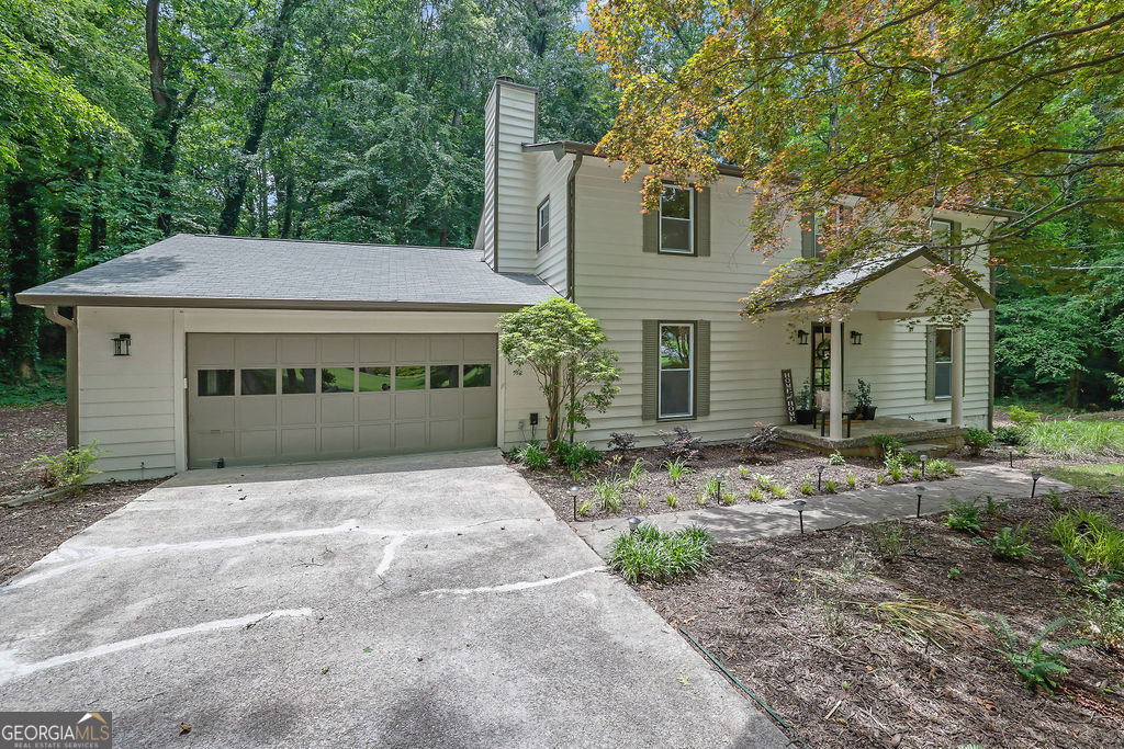82 Vanessa DR SE