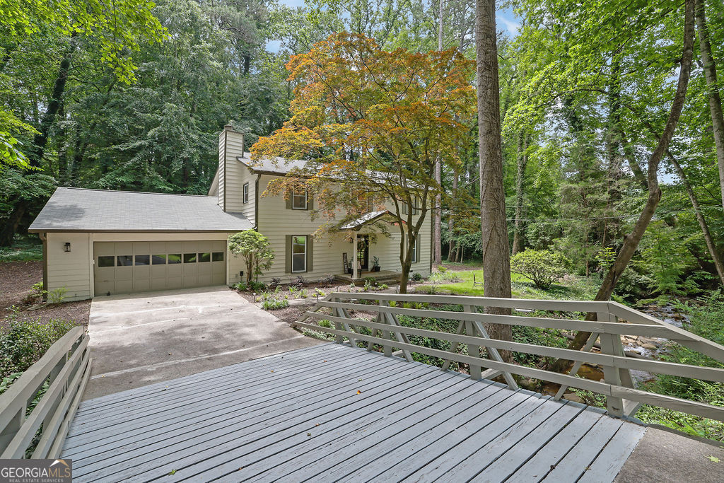82 Vanessa DR SE
