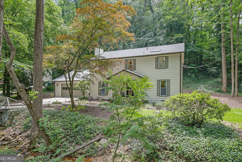 82 Vanessa DR SE