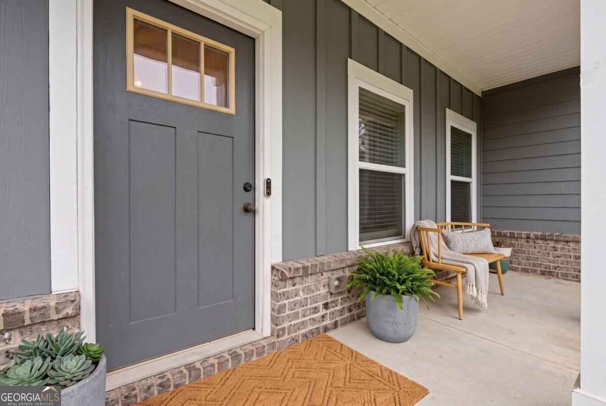 223 Manor DR