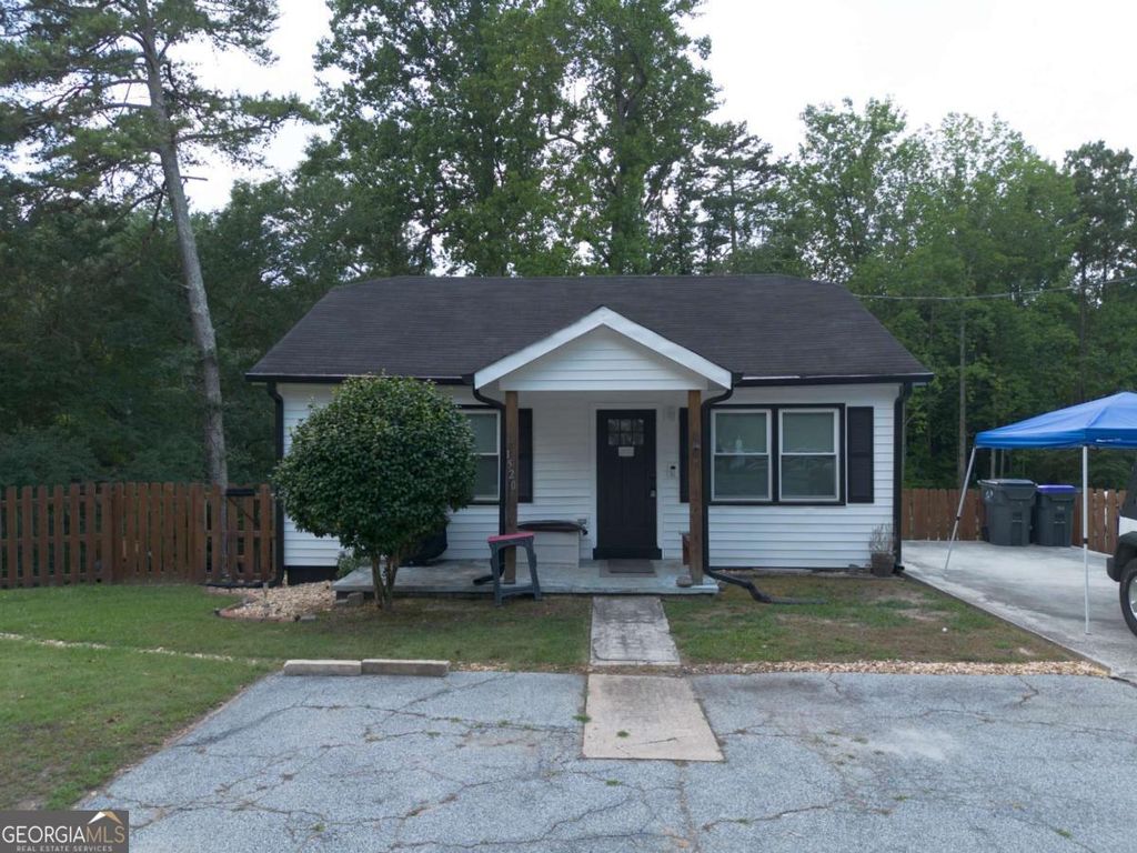 Photo of 1520 Calvin Davis Circle, Lawrenceville, GA 30043 (MLS # 10798356)