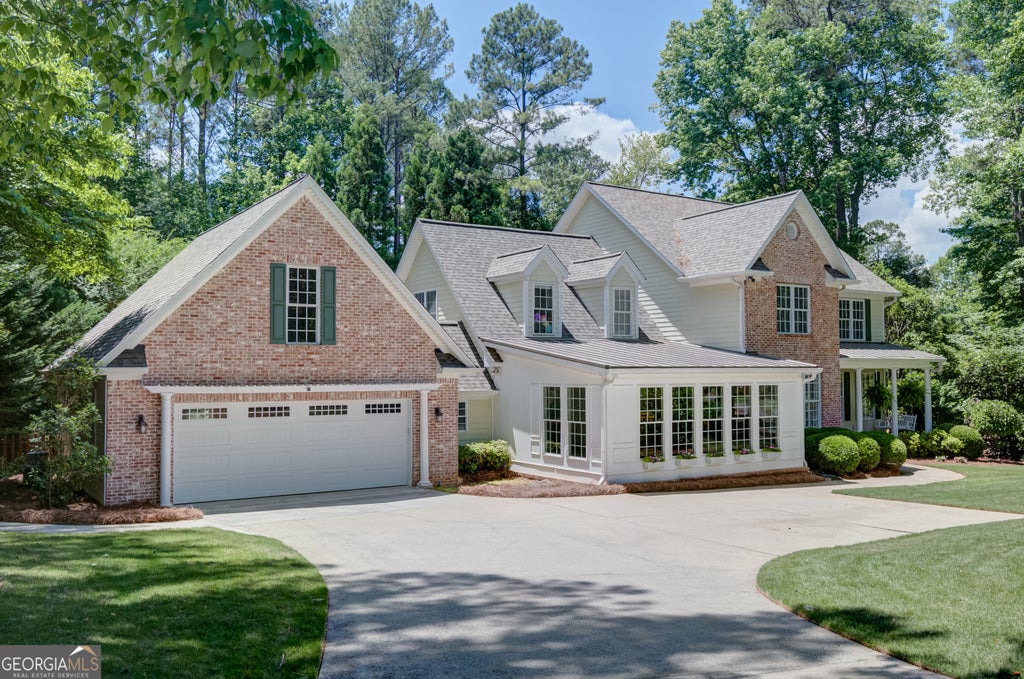 Photo of 180 Shoreline Circle, Newnan, GA 30263 (MLS # 10780663)