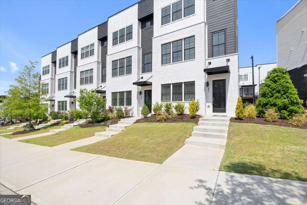 Photo of 431 Mezzo Lane #84, Alpharetta, GA 30009 (MLS # 10840677)