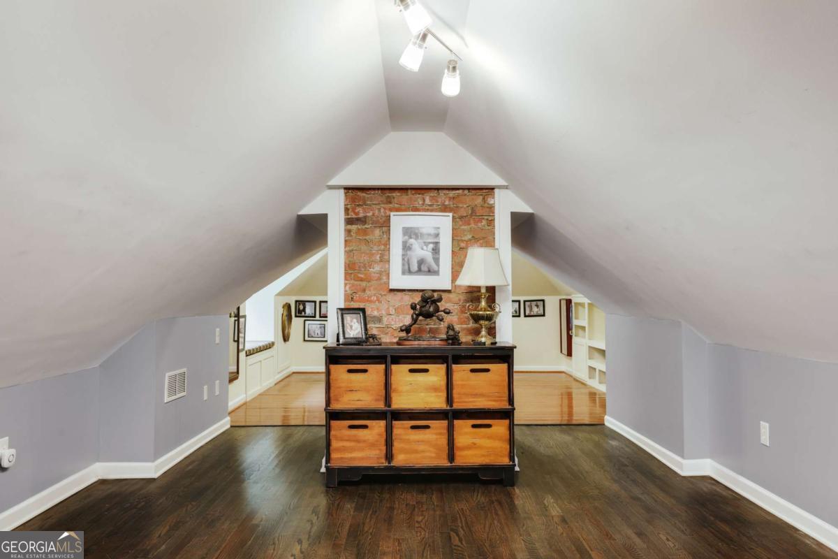 Georgian Hills - Residential