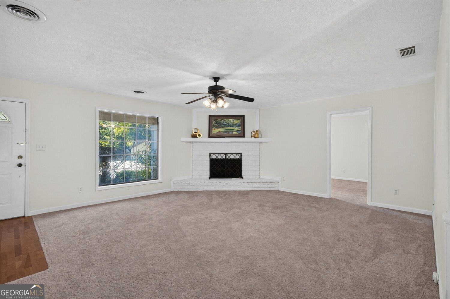 850 The Circle
