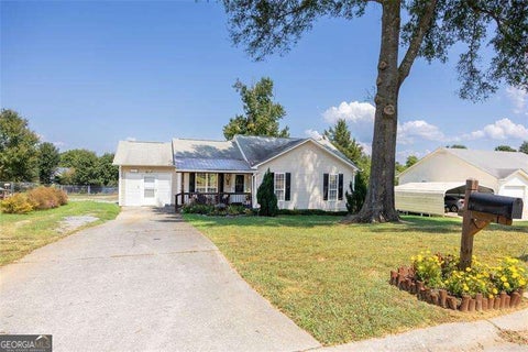 Photo of 120 Fieldcrest Drive SE, Calhoun, GA 30701 (MLS # 10841459)