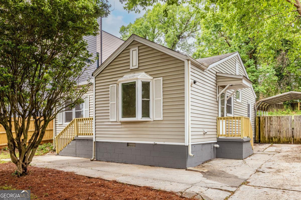 183 Clay ST