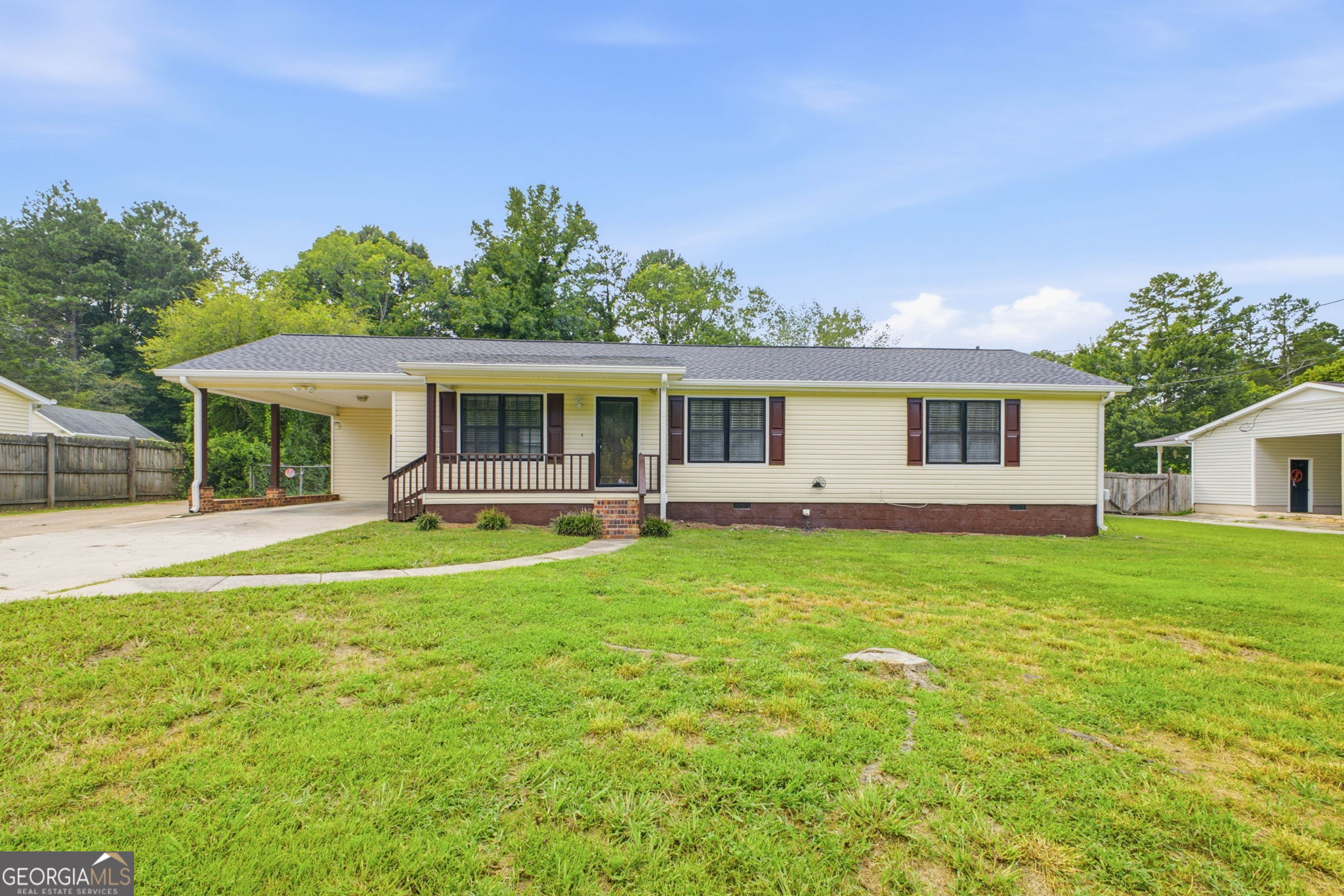 672 Reeceburg RD SE
