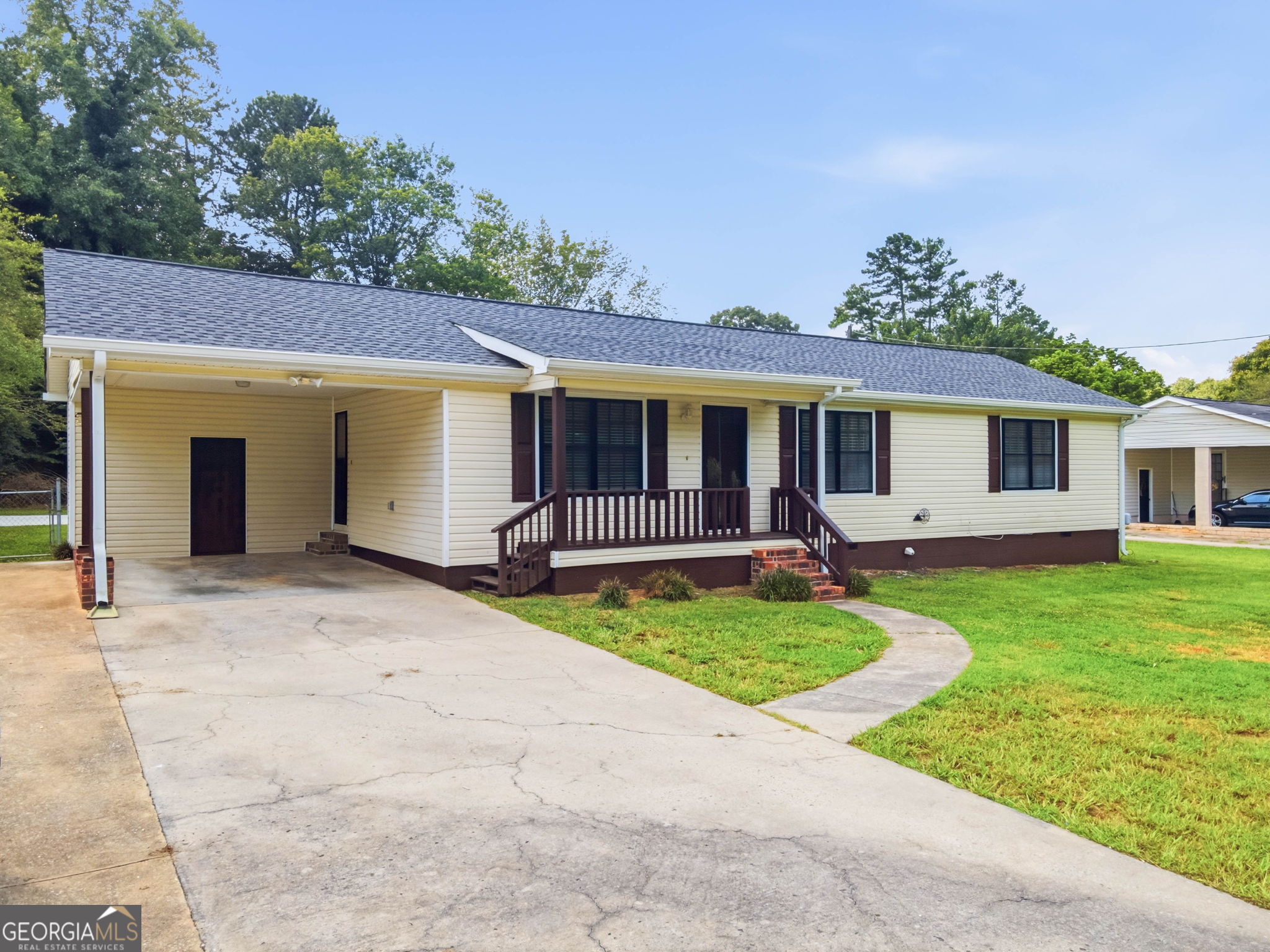 672 Reeceburg RD SE