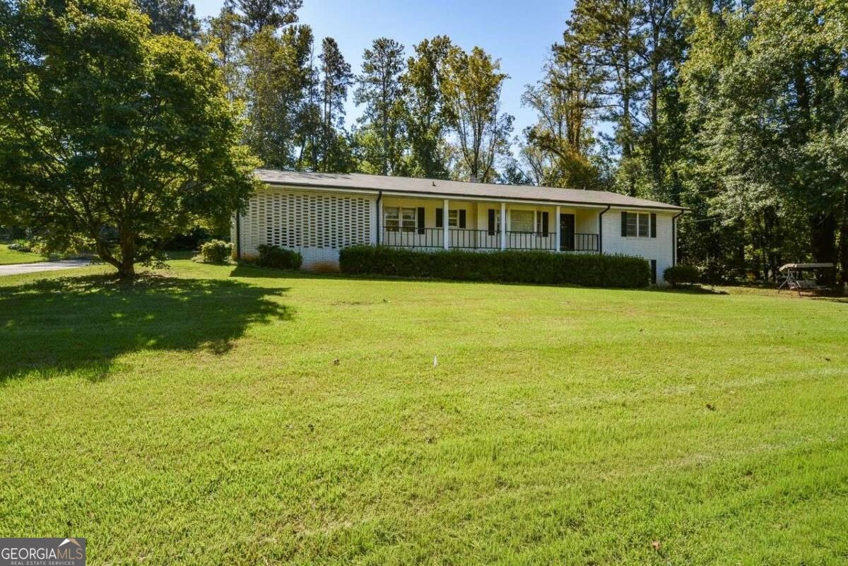 3020 Laura LN