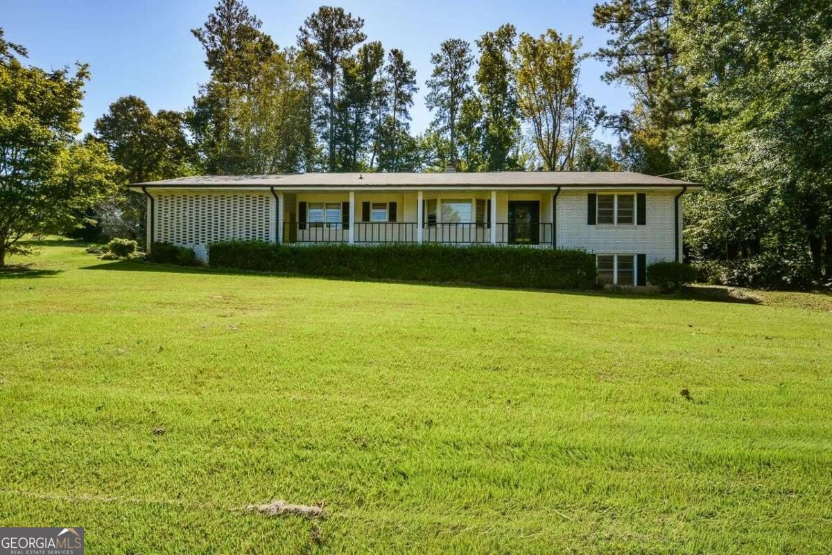 3020 Laura LN