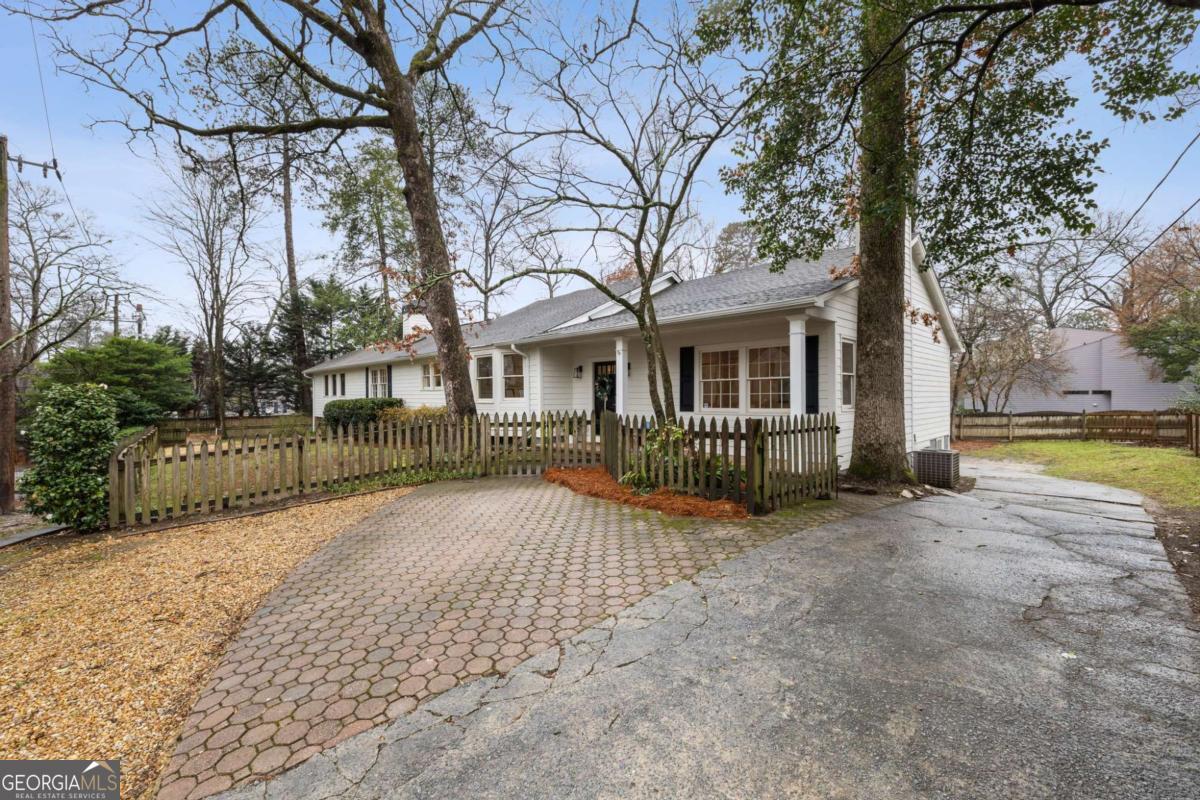 2508 Brookwood DR NE