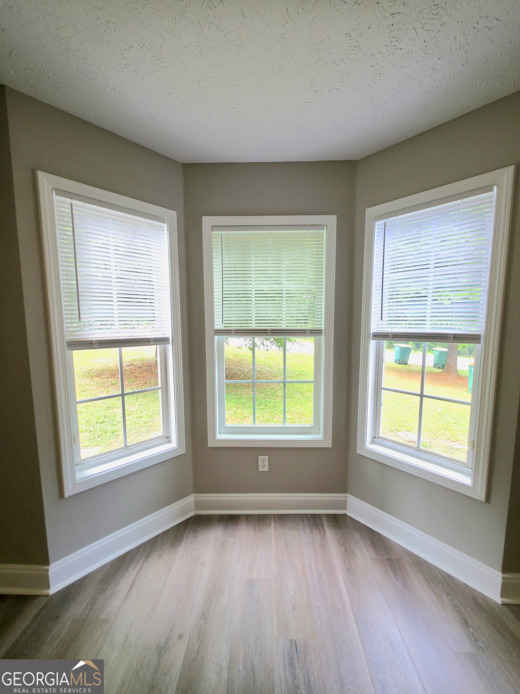 115 Westchester CIR