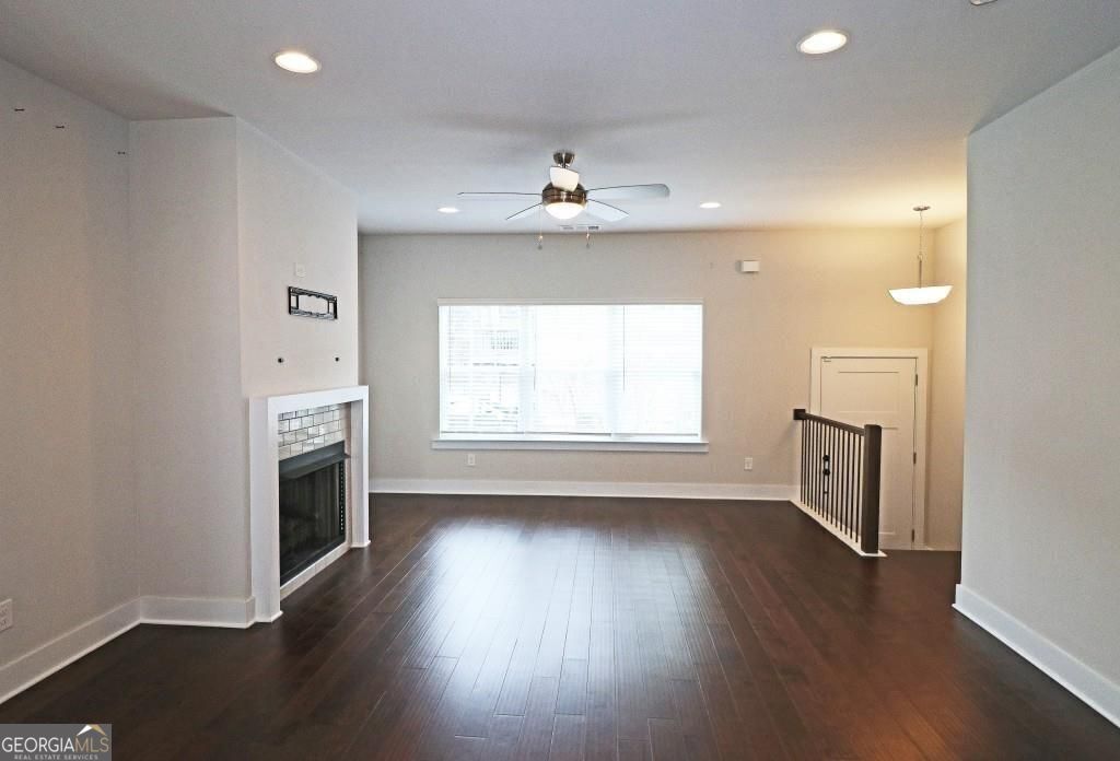 2163 Wiggins WALK