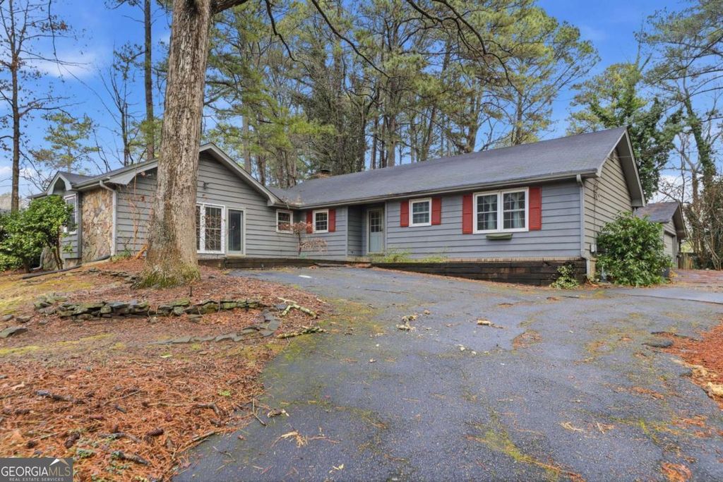 Photo of 1984 Windburn Court, Snellville, GA 30078 (MLS # 10697089)