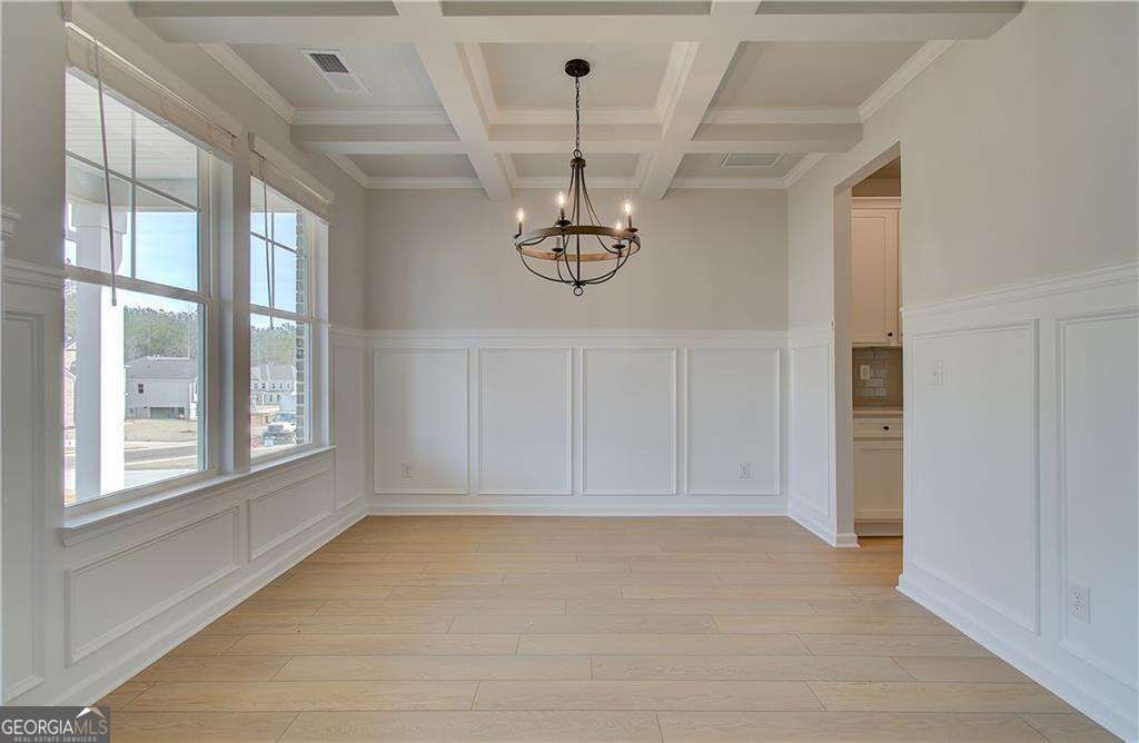 520 Dulles DR