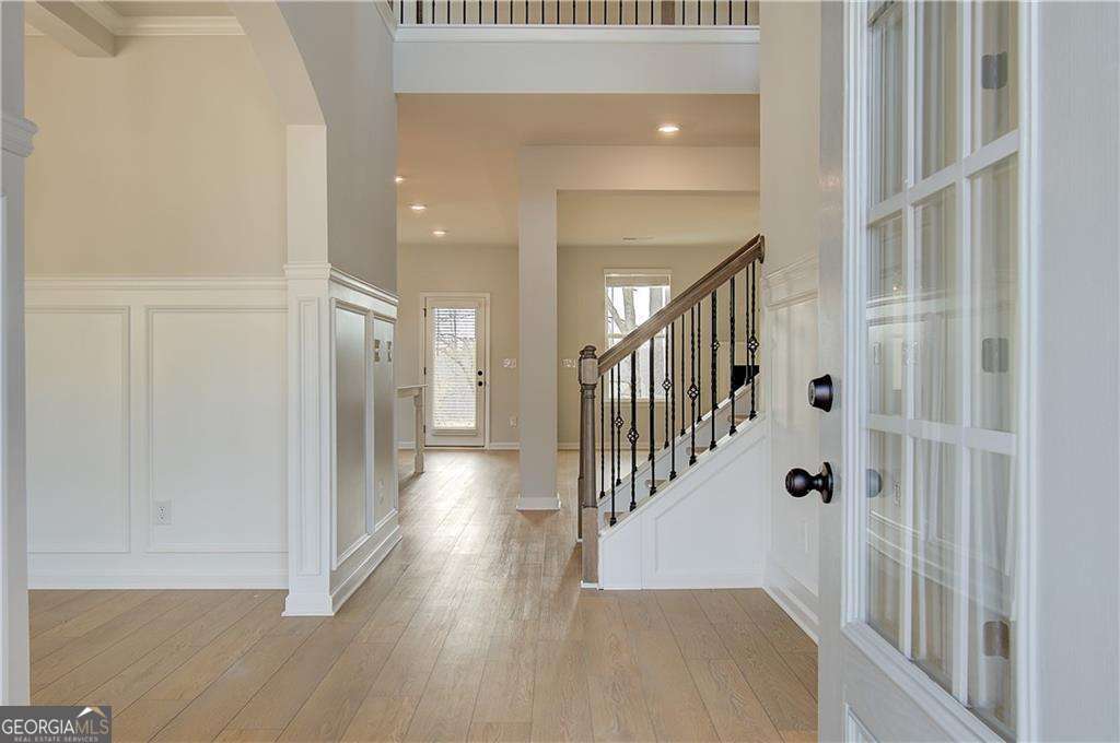 520 Dulles DR