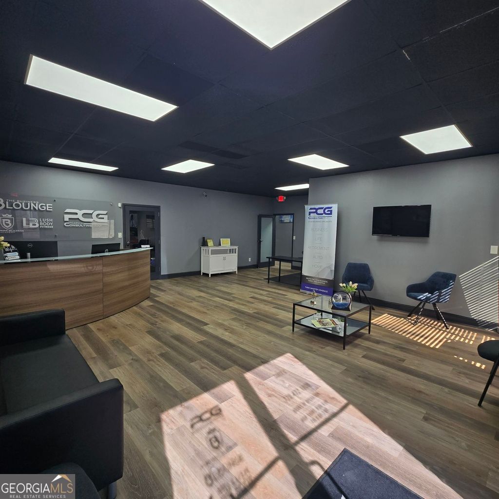 Photo of 808 Commerce Boulevard, Riverdale, GA 30296 (MLS # 10699318)