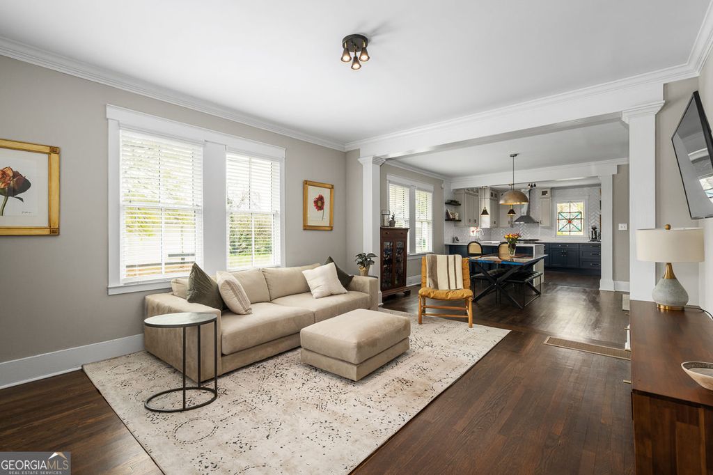 Photo of 1011 Allene Avenue SW, Atlanta, GA 30310 (MLS # 10727789)