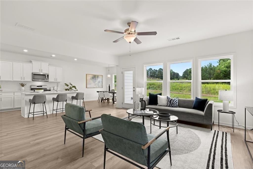 Loganville, Georgia 30052, United States, 4 Bedrooms Bedrooms, ,3 BathroomsBathrooms,Residential,Active,230271