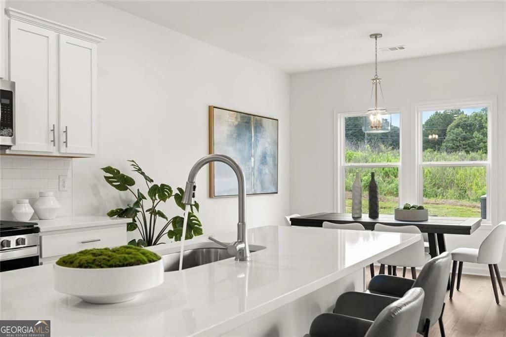 Loganville, Georgia 30052, United States, 4 Bedrooms Bedrooms, ,3 BathroomsBathrooms,Residential,Active,230271