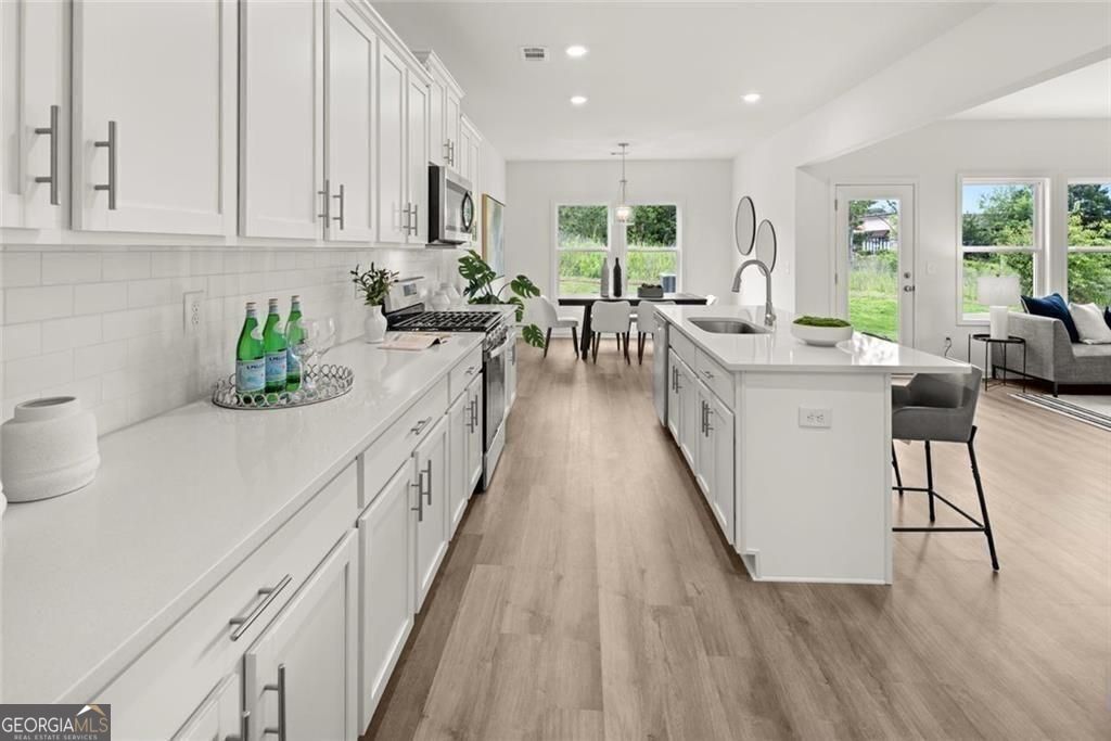 Loganville, Georgia 30052, United States, 4 Bedrooms Bedrooms, ,3 BathroomsBathrooms,Residential,Active,230271