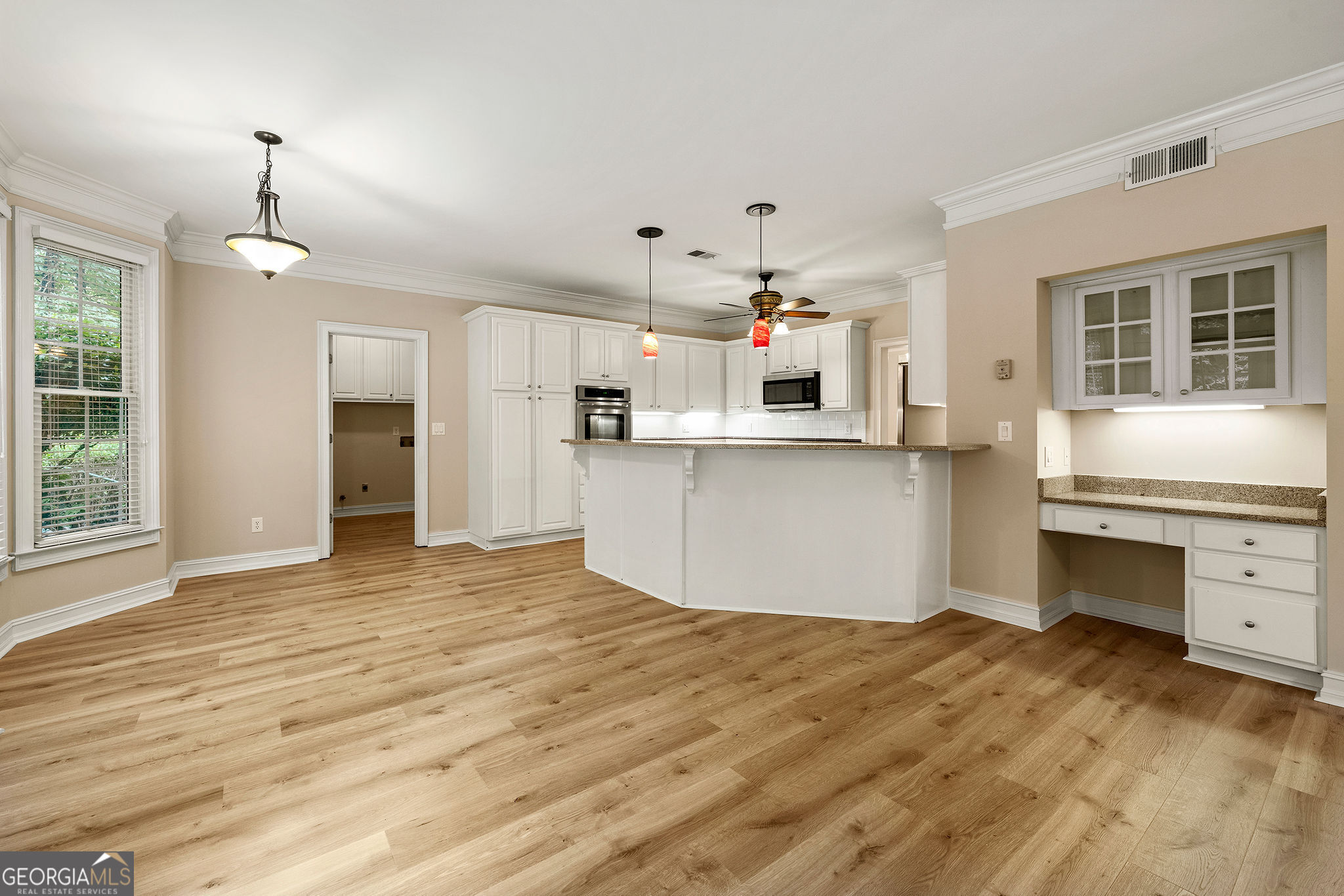 Peachtree City, Georgia 30269, United States, 5 Bedrooms Bedrooms, ,3 BathroomsBathrooms,Residential,Active,185991