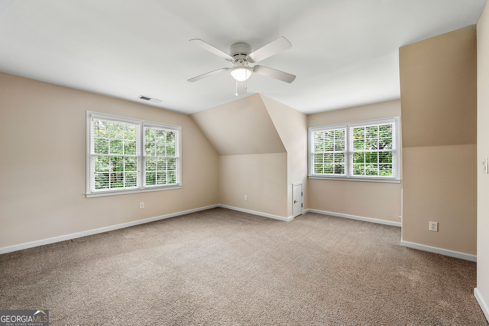 Peachtree City, Georgia 30269, United States, 5 Bedrooms Bedrooms, ,3 BathroomsBathrooms,Residential,Active,185991