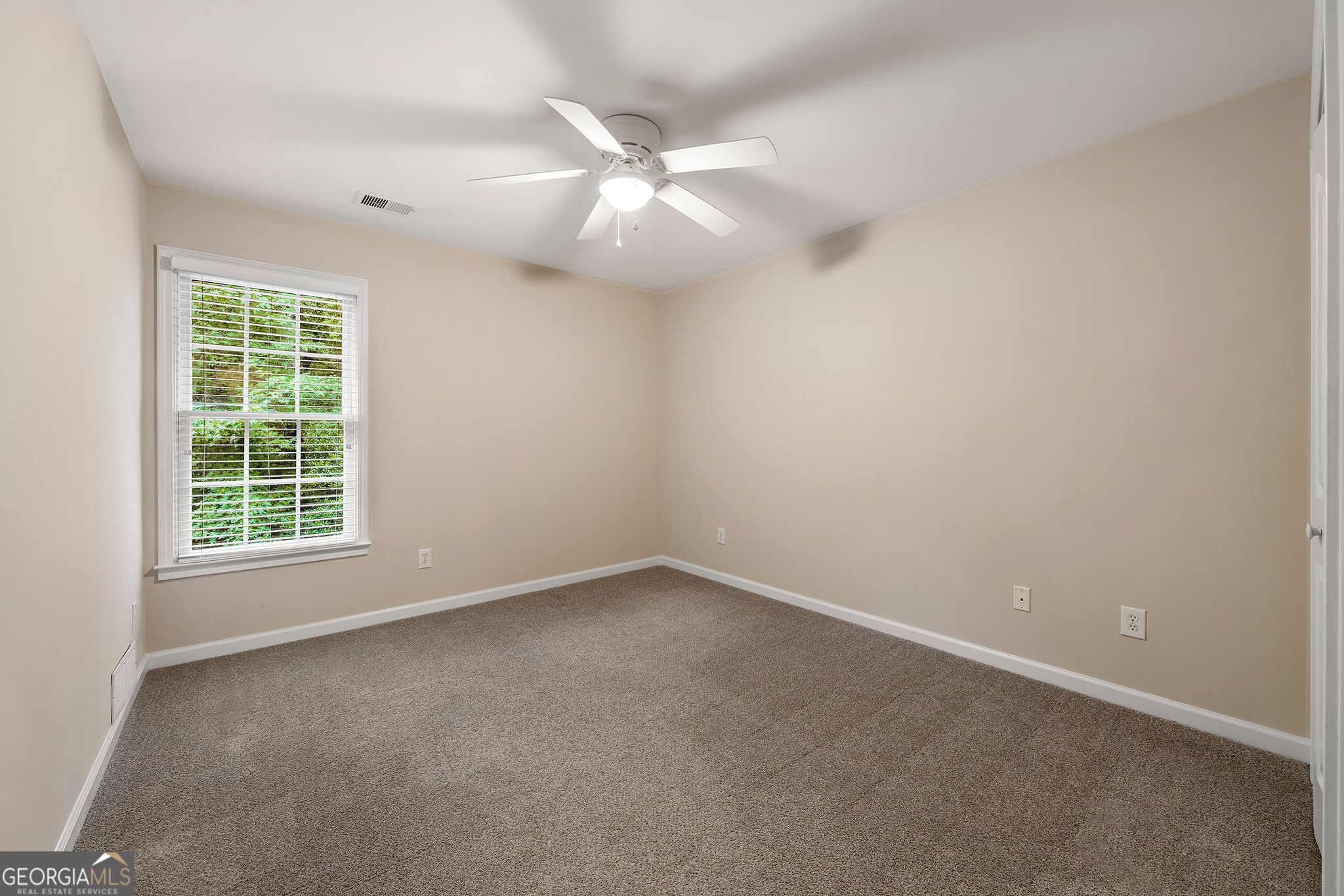 Peachtree City, Georgia 30269, United States, 5 Bedrooms Bedrooms, ,3 BathroomsBathrooms,Residential,Active,185991