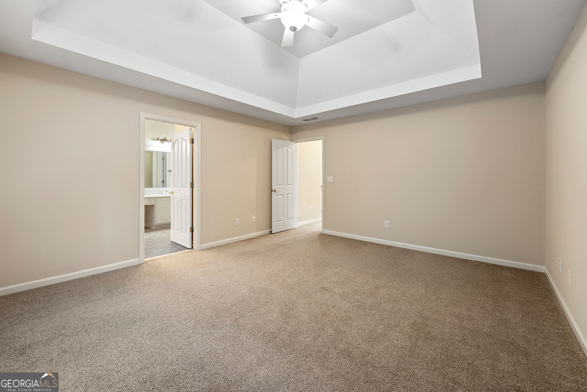 Peachtree City, Georgia 30269, United States, 5 Bedrooms Bedrooms, ,3 BathroomsBathrooms,Residential,Active,185991