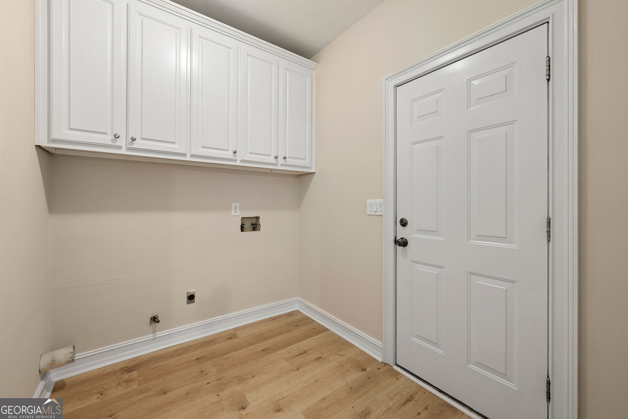 Peachtree City, Georgia 30269, United States, 5 Bedrooms Bedrooms, ,3 BathroomsBathrooms,Residential,Active,185991