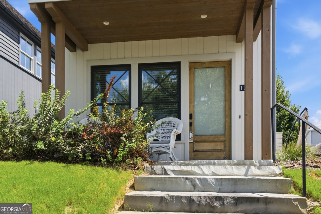 Photo of 170 Heatherden Avenue #DOWNSTAIRS, Fayetteville, GA 30214 (MLS # 10839368)
