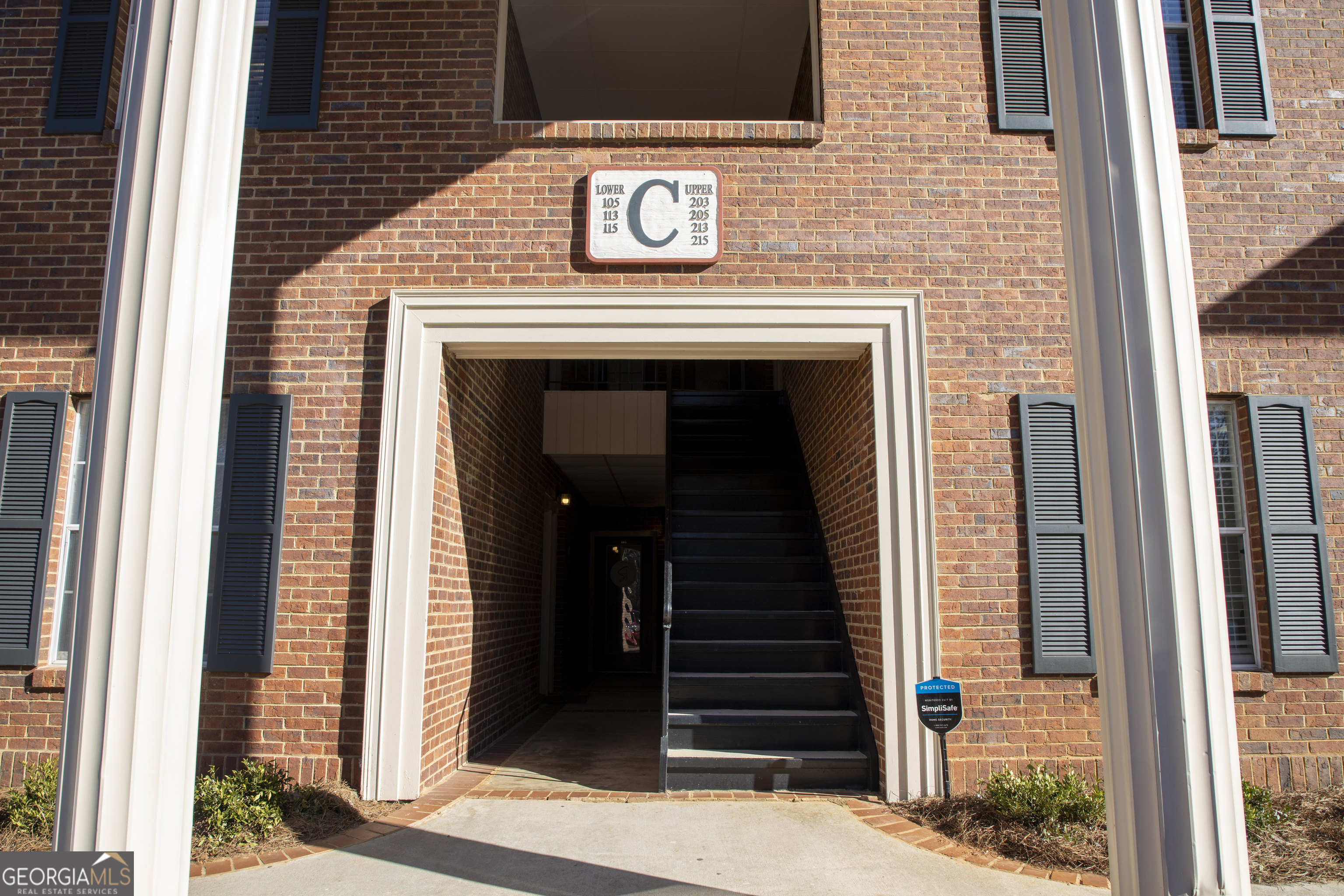 425 E Crossville RD STE 205