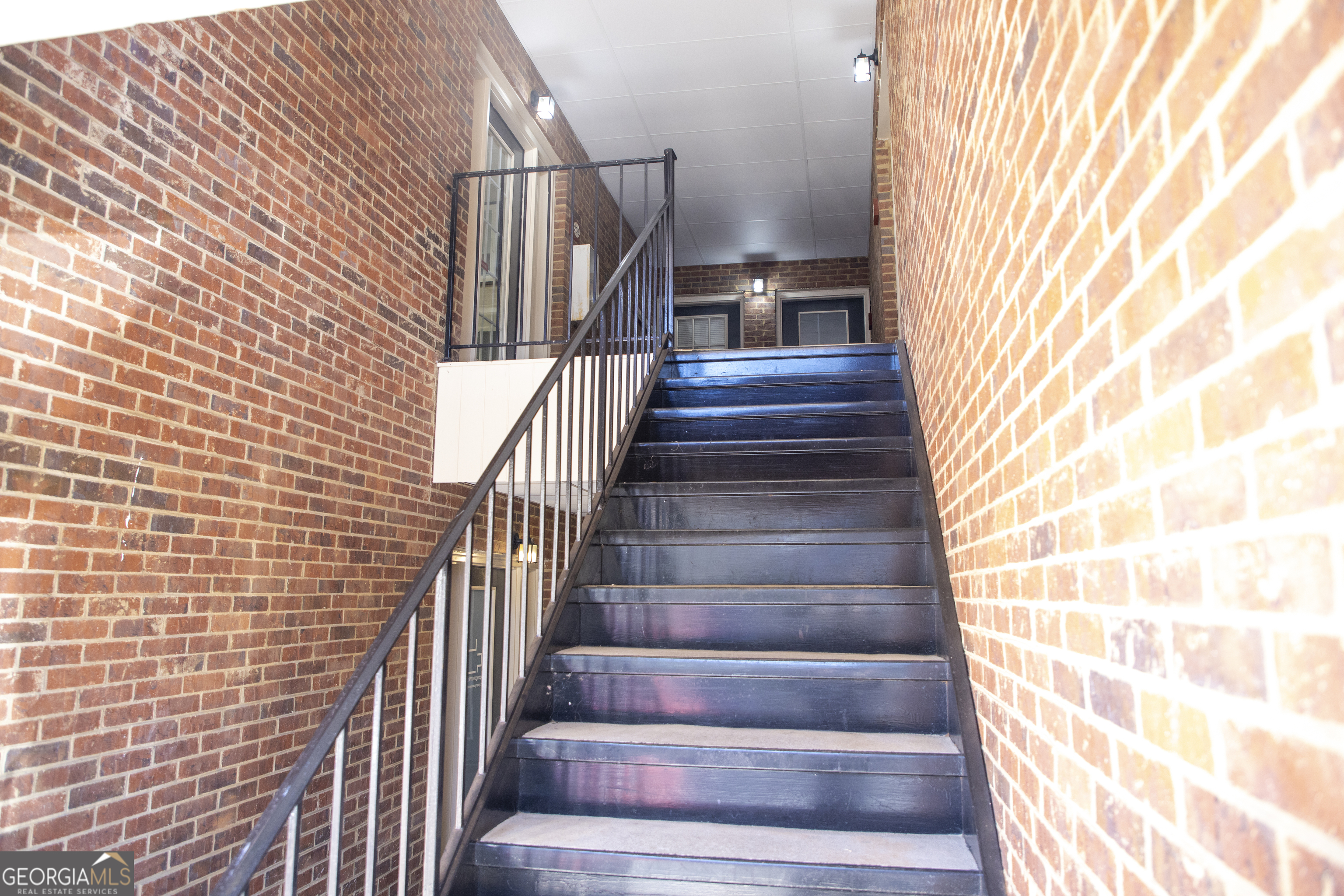 425 E Crossville RD STE 205