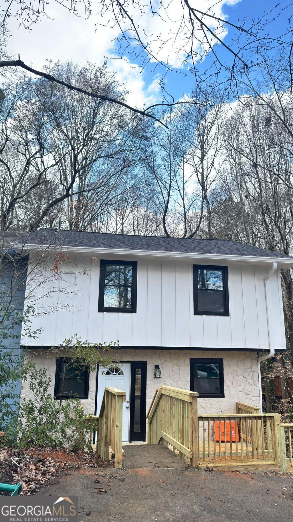 Photo of 1352 Overlook Cove SE, Smyrna, GA 30080 (MLS # 10687730)