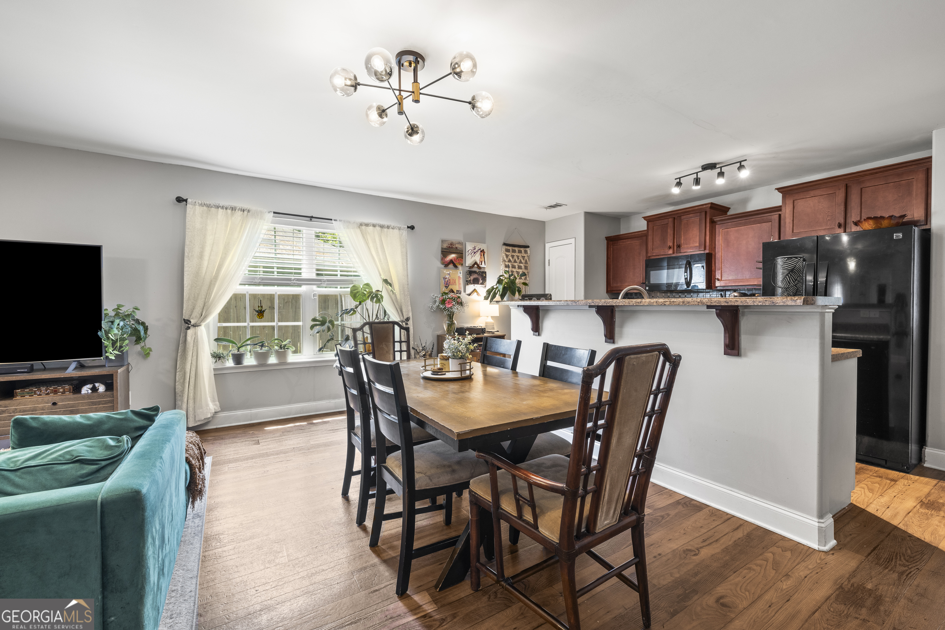 134 Crossing CIR