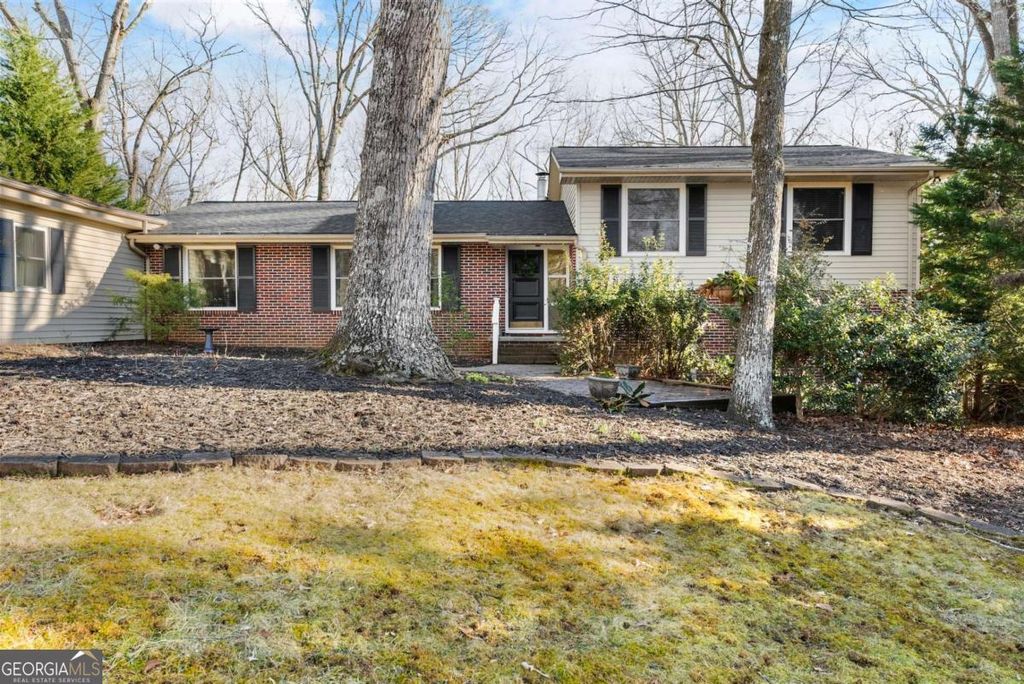 Photo of 825 Beverly Drive, Gainesville, GA 30501 (MLS # 10674145)