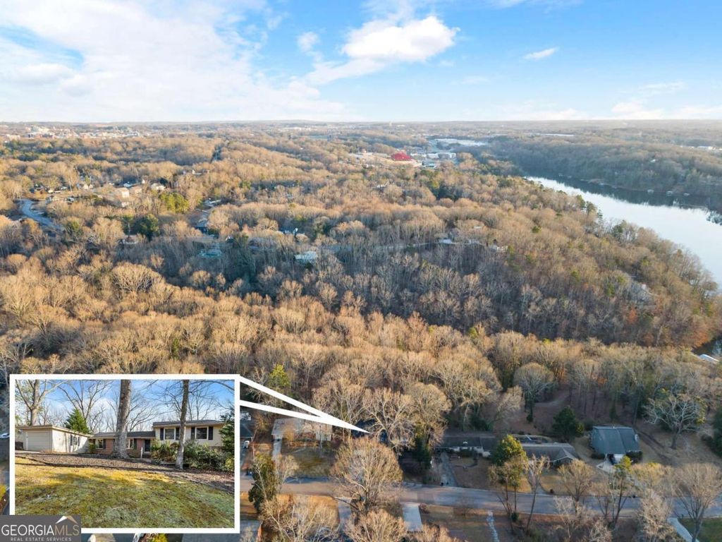 Photo of 825 Beverly Drive, Gainesville, GA 30501 (MLS # 10674145)