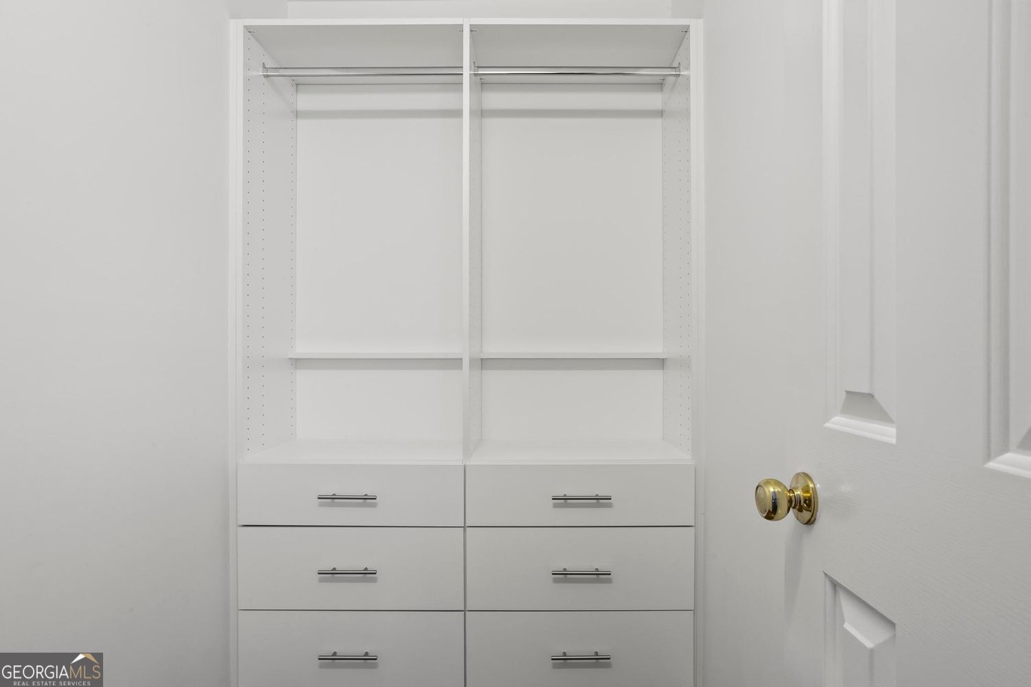 Alpharetta, Georgia 30005, United States, 5 Bedrooms Bedrooms, ,3 BathroomsBathrooms,Residential,Active,156097