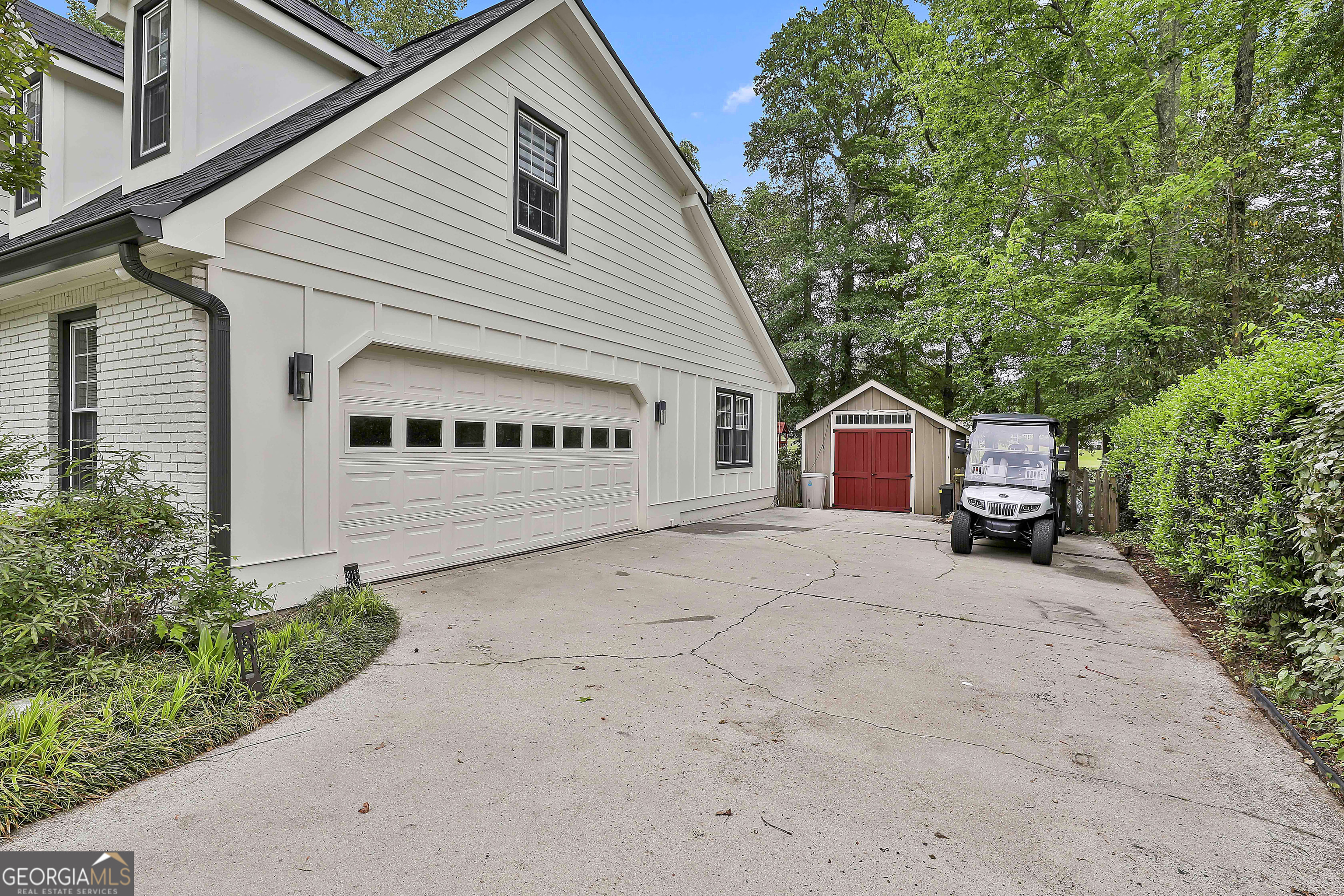 215 Calgary Dr.