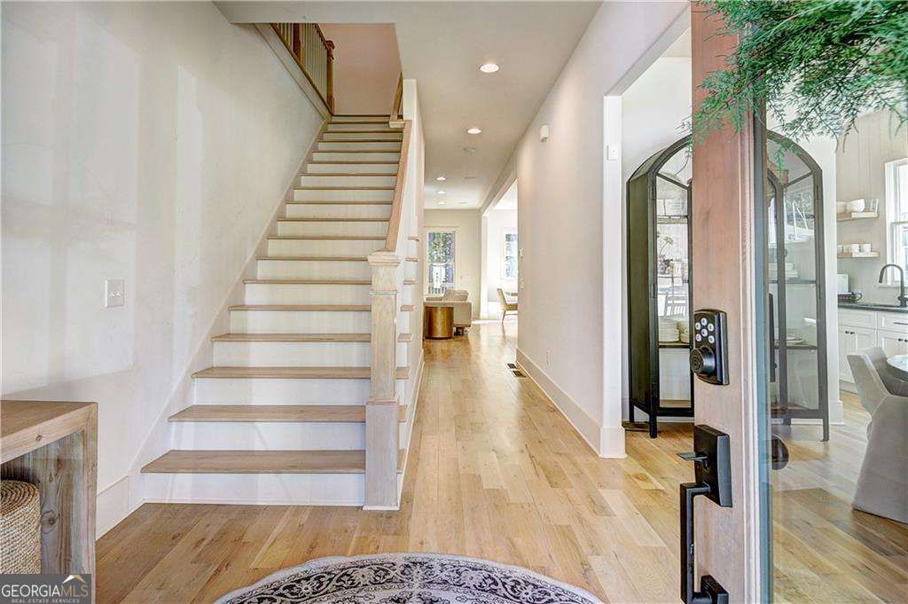 Photo of 1268 Hayes Drive SE, Smyrna, GA 30080 (MLS # 10724700)