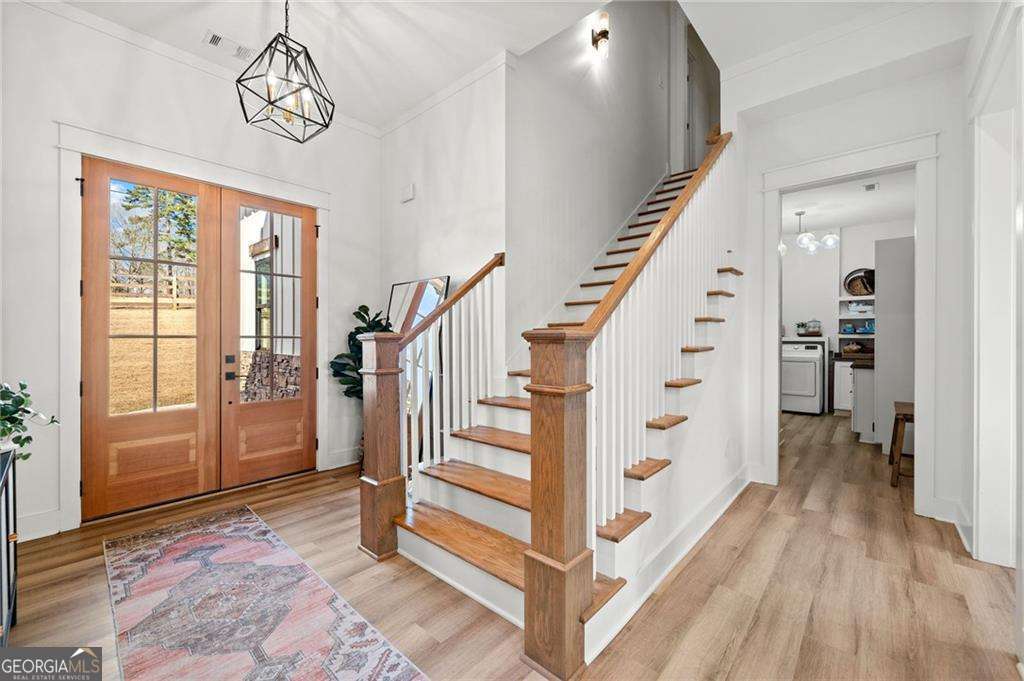 856 Ferguson PL