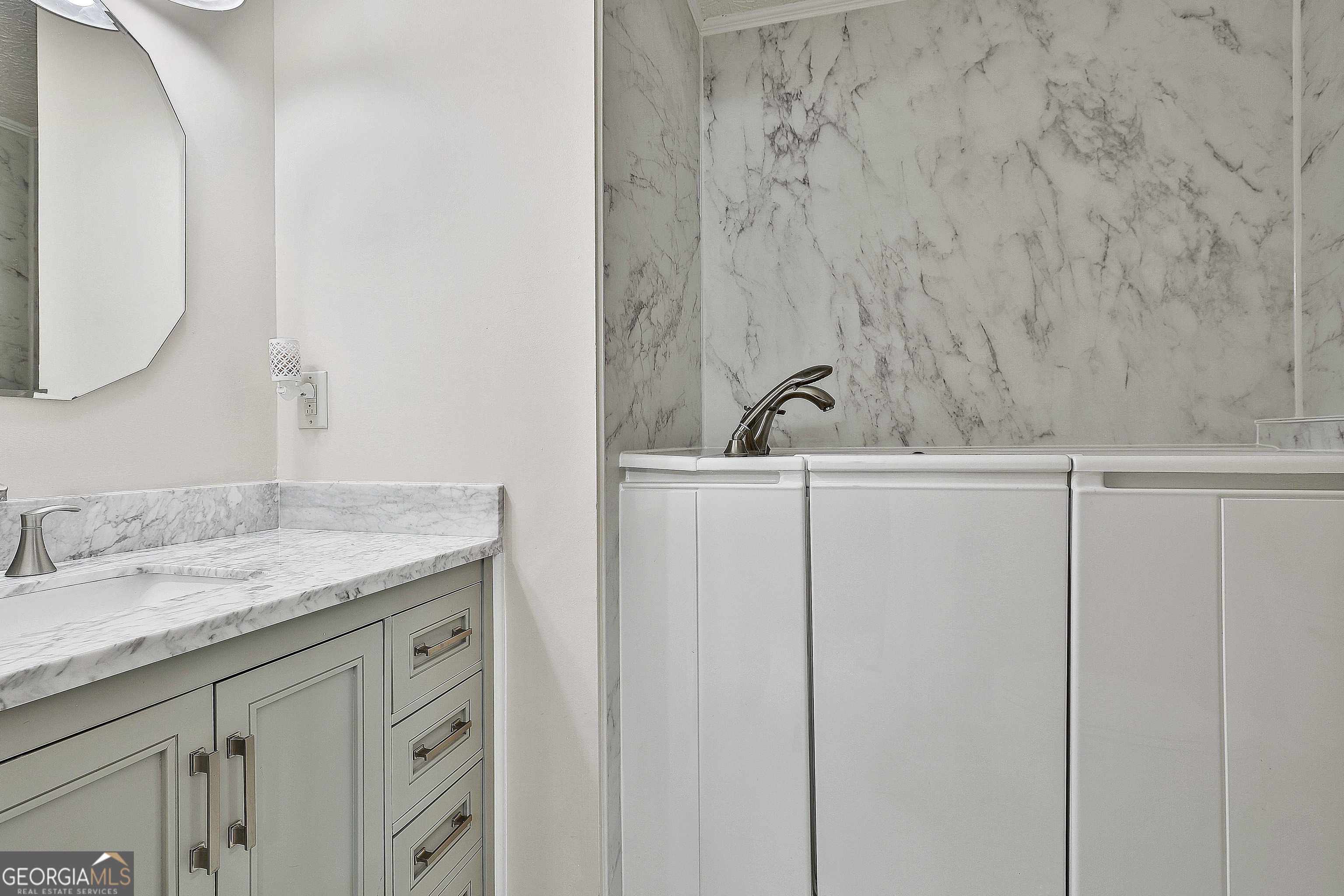 Fayetteville, Georgia 30215, United States, 3 Bedrooms Bedrooms, ,2 BathroomsBathrooms,Residential,Active,210987