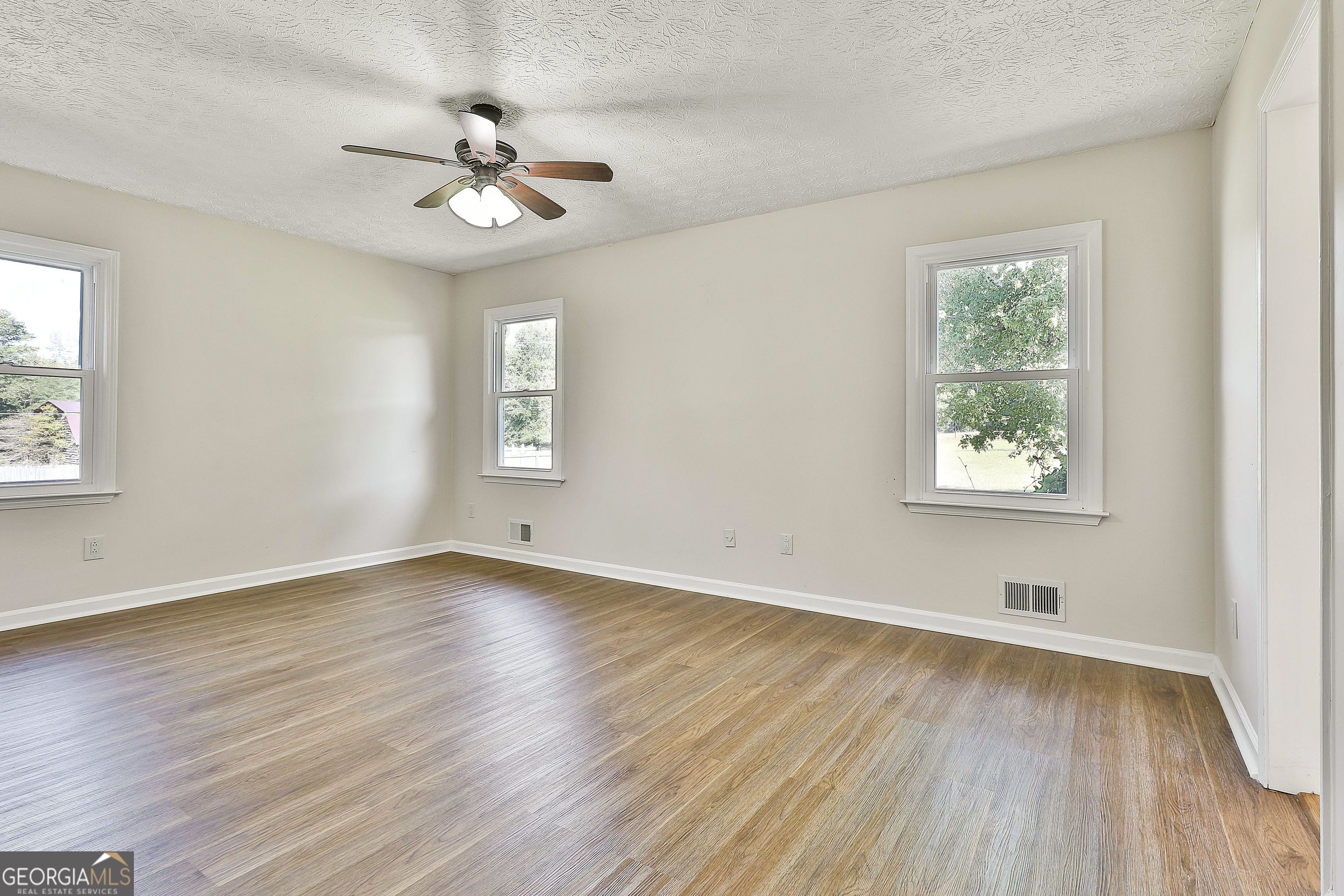 Fayetteville, Georgia 30215, United States, 3 Bedrooms Bedrooms, ,2 BathroomsBathrooms,Residential,Active,210987